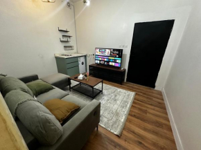 Apartment for monthly and weekly rent